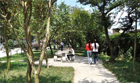 贵州省电子工业学校(贵州省机电技工学校)宁静典雅的校园 贵州省电子工业学校(贵州省机电技工学校)宁静典雅的校园