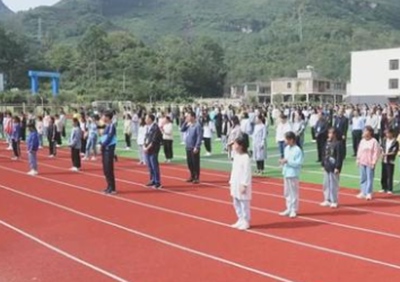 关岭自治县民族职业技术中学图片