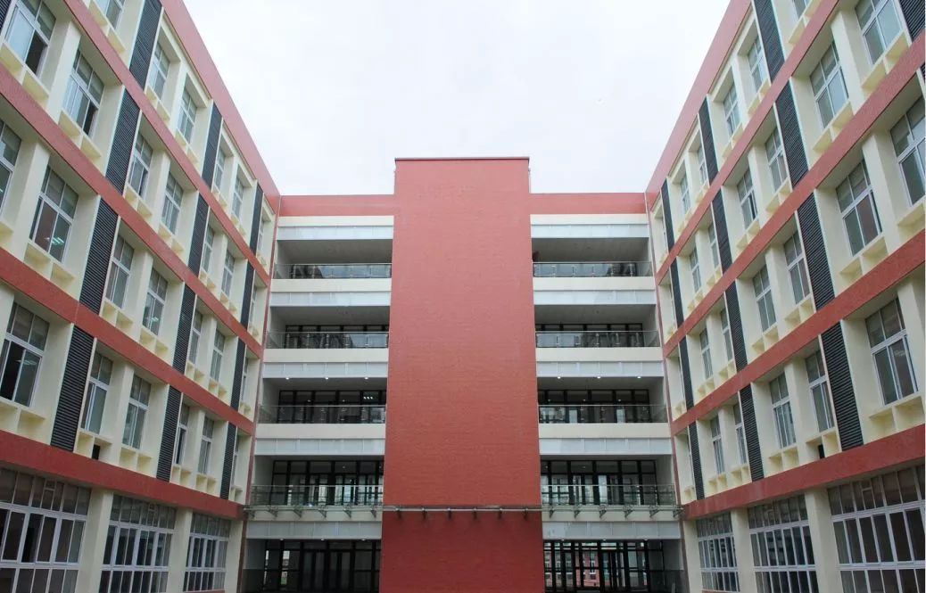 乐山职业技术学院读一年多少钱_乐山职业技术学校_乐山师范学院学院学报