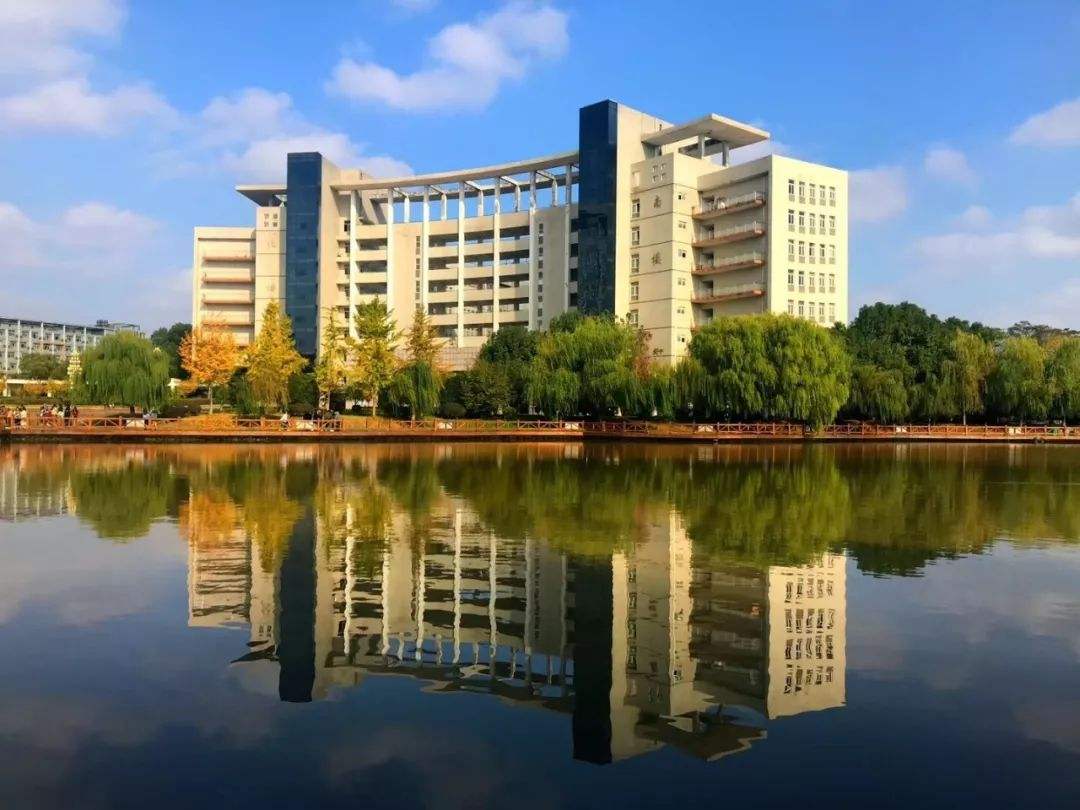 西昌交通学校