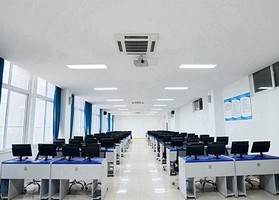 黄冈工程学校地址在哪里